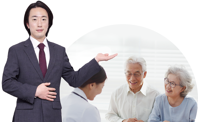 만성질환관리실 일차의료개발부 우현식 주임이 건강보험 제도를 안내하고 있는 이미지