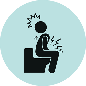 복통이 있는 사람이 화장실 변기에 앉아있는 모습 이미지