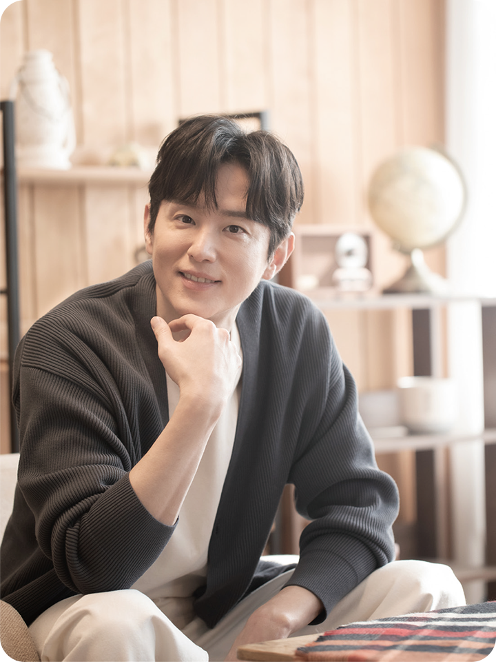 다채로운 배역에 계속해서 도전하고 싶다는 포부를 밝힌 배우 권율의 인터뷰 이미지