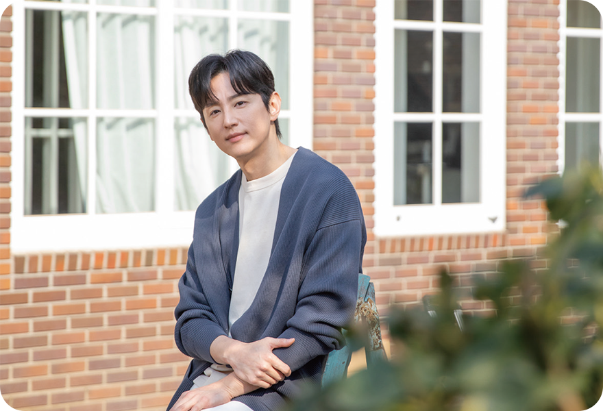 건강보험공단과의 인연을 이야기하는 배우 권율 이미지