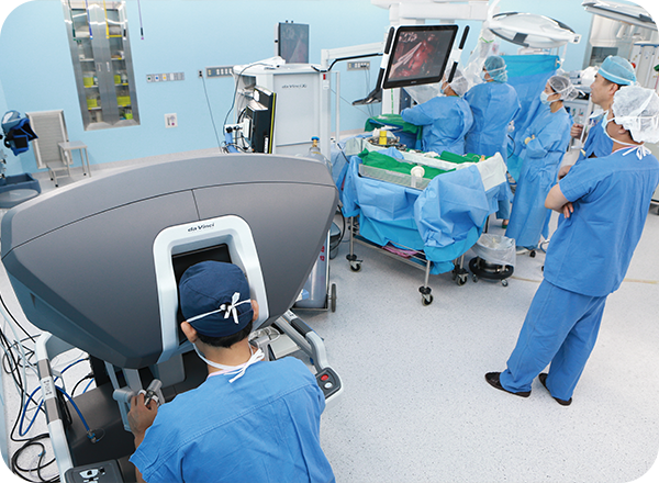 산병원 암센터의 로봇 수술 이미지
